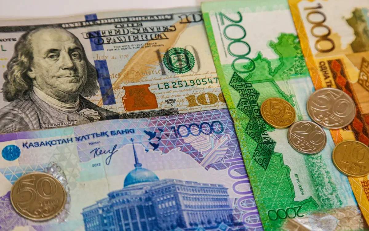 Алматы мен Астанадағы айырбас пункттеріндегі валюта бағамдары (29 сәуір)