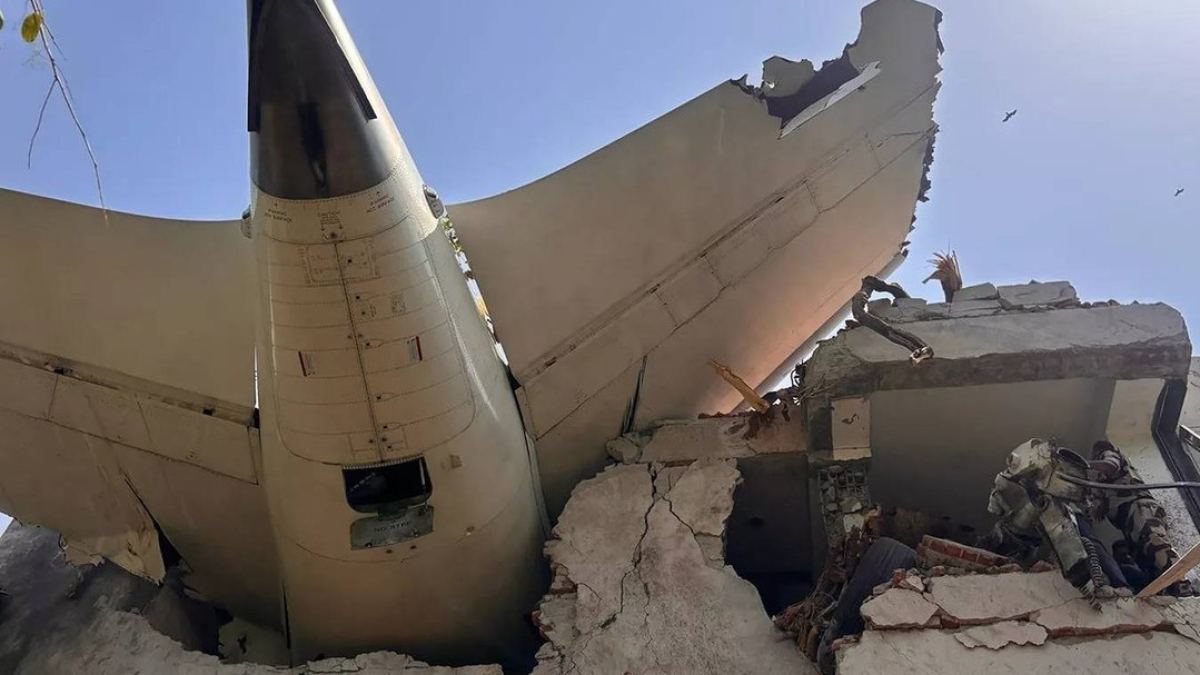 242 жолаушы ішінен тек біреуі аман қалды: сенгісіз оқиға