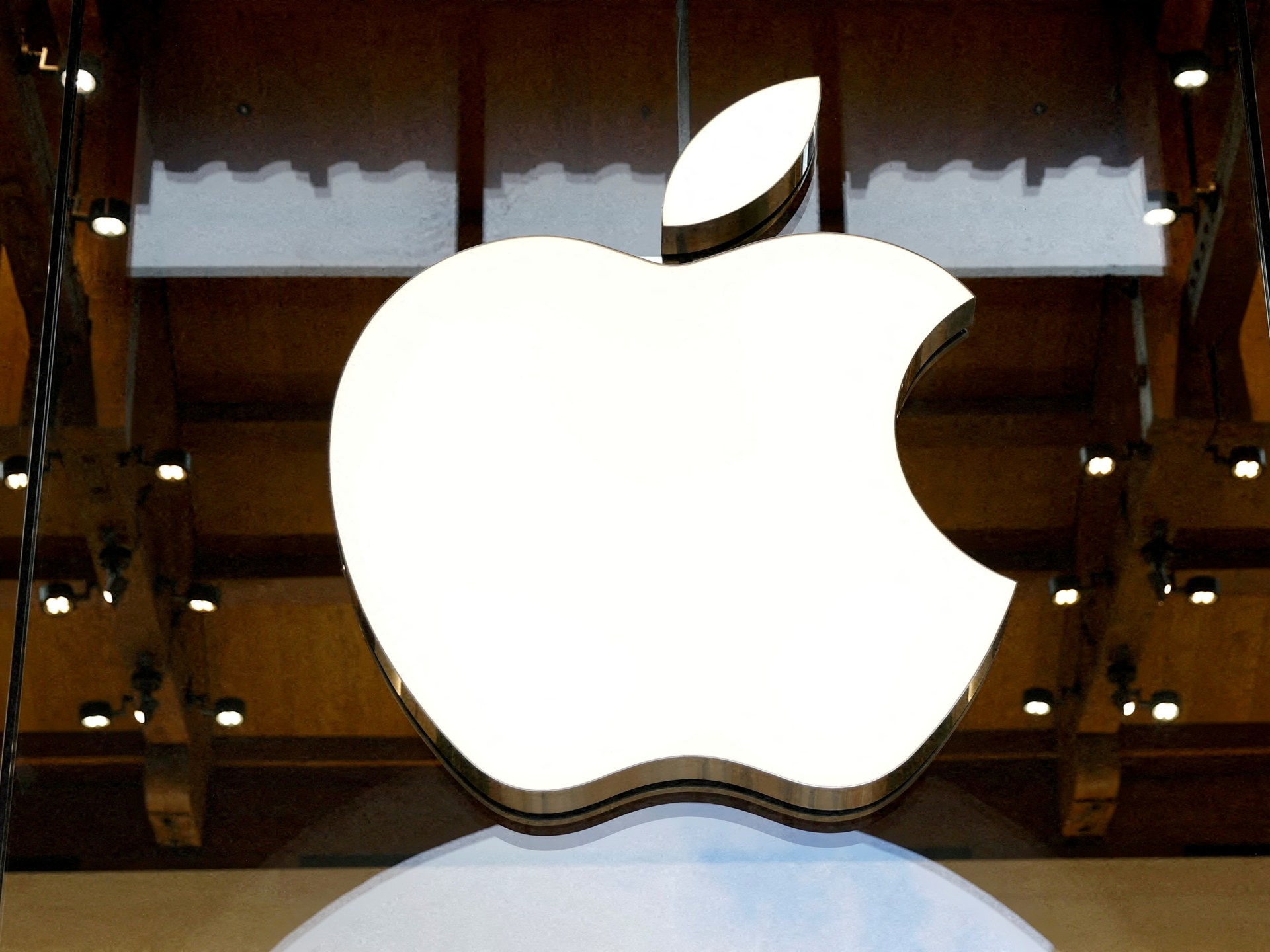 Apple обошла Nvidia и стала самой дорогой компанией в мире