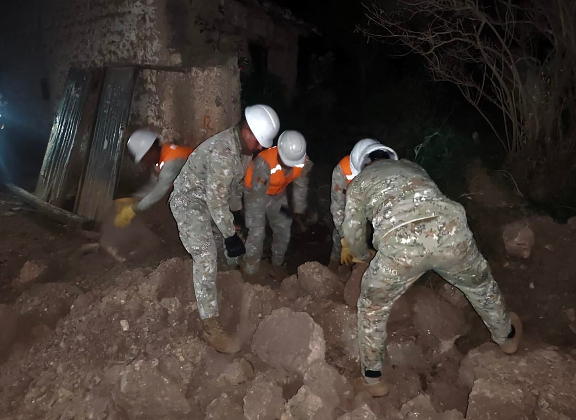 Два землетрясения в Перу унесли жизни не менее пяти человек