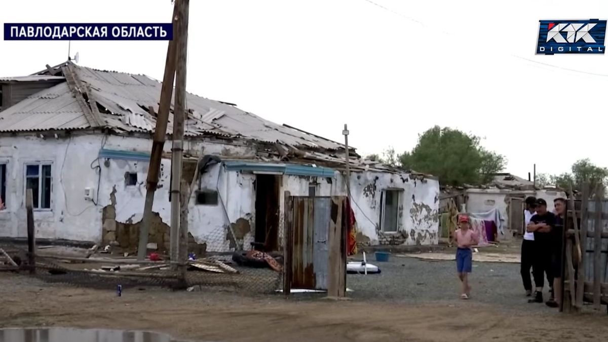 Четыре села в Павлодарской области остались без электричества из-за урагана