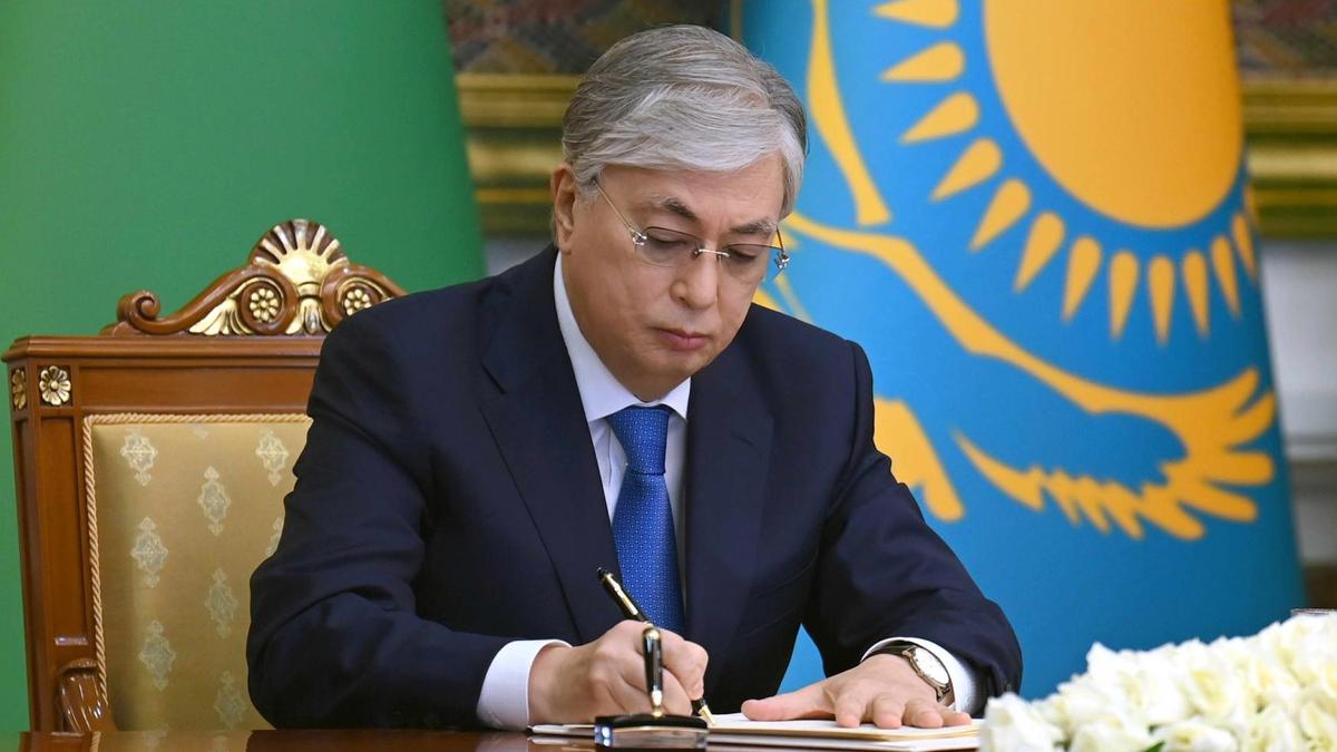 Токаев сменил послов Казахстана в Узбекистане, Великобритании и Румынии