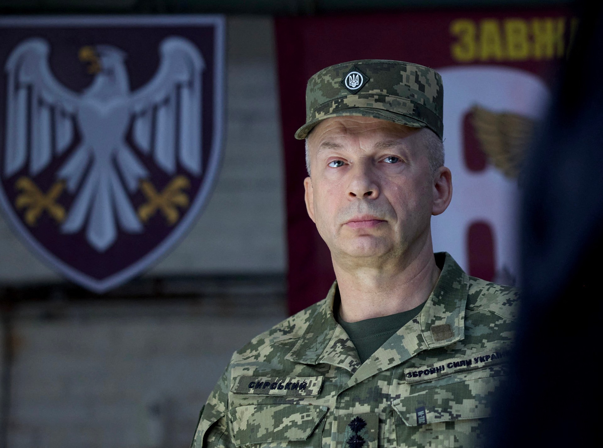 Зеленский уволил главнокомандующего Сырского: сколько генералов потеряли Украина и Россия
