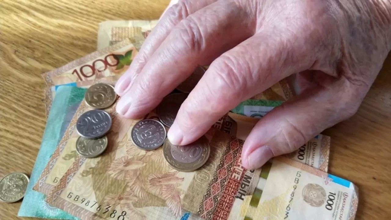 Каждый второй работающий казахстанец оказался за бортом пенсионной системы