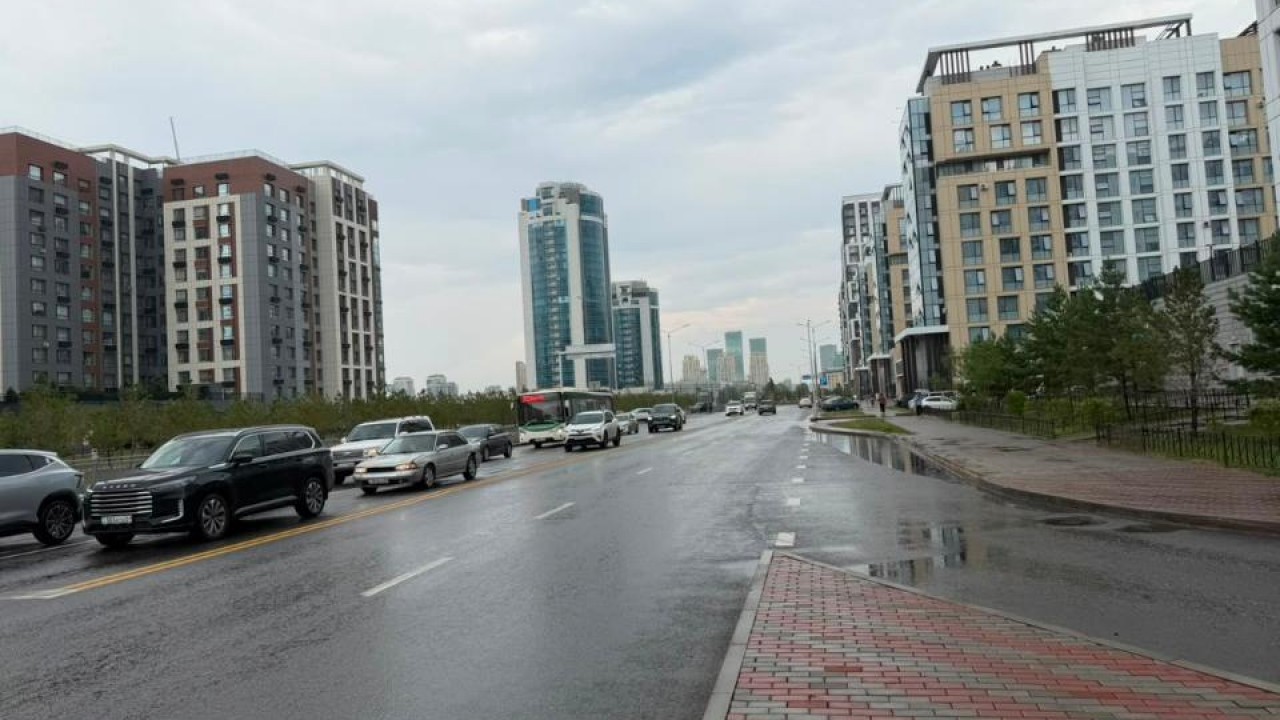 В Астане фиксируют локальные подтопления после ливня - акимат