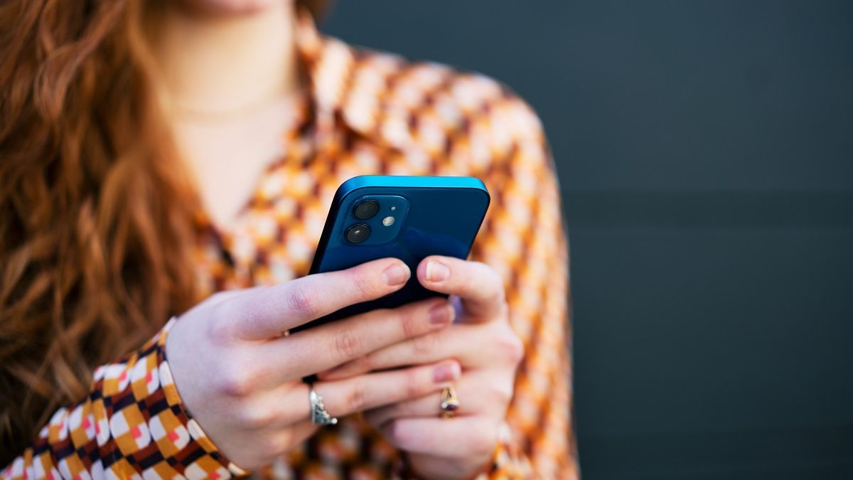 Казахстанцев предупредили о фейковых SMS о зачислении в учебные заведения МВД