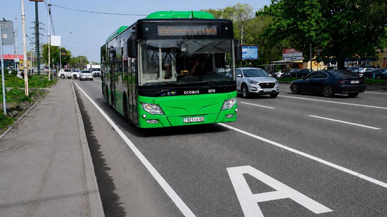 Три автобусных маршрута изменят схемы движения в Алматы с 25 июля