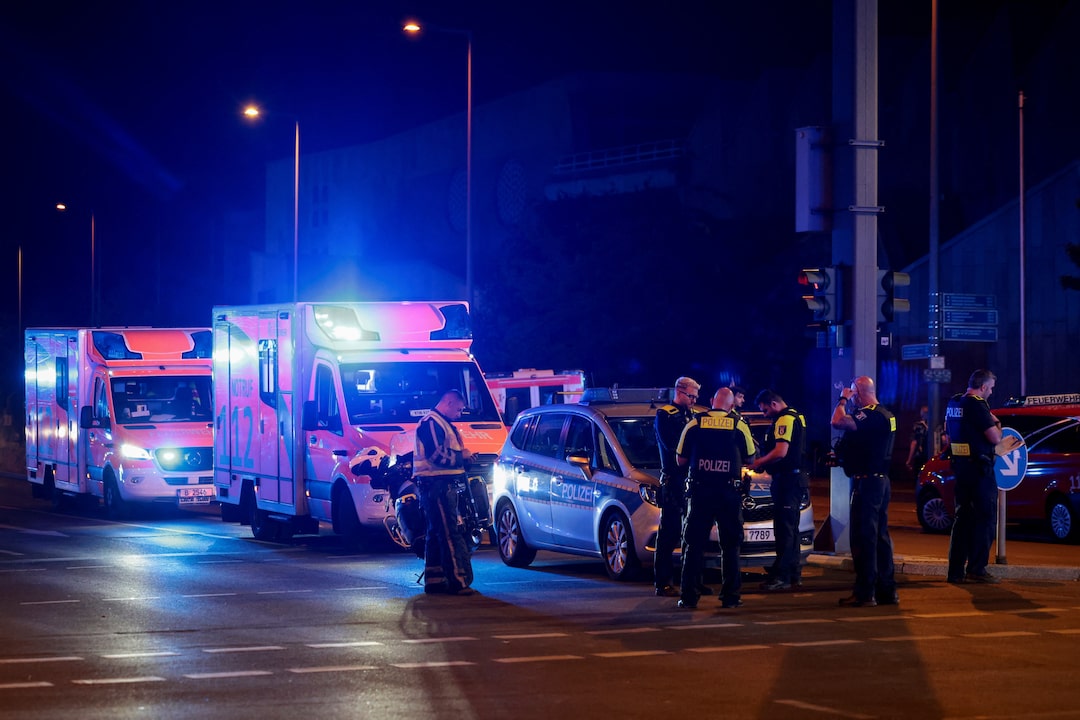 Во время берлинского Прайда автомобиль въехал в толпу, много пострадавших