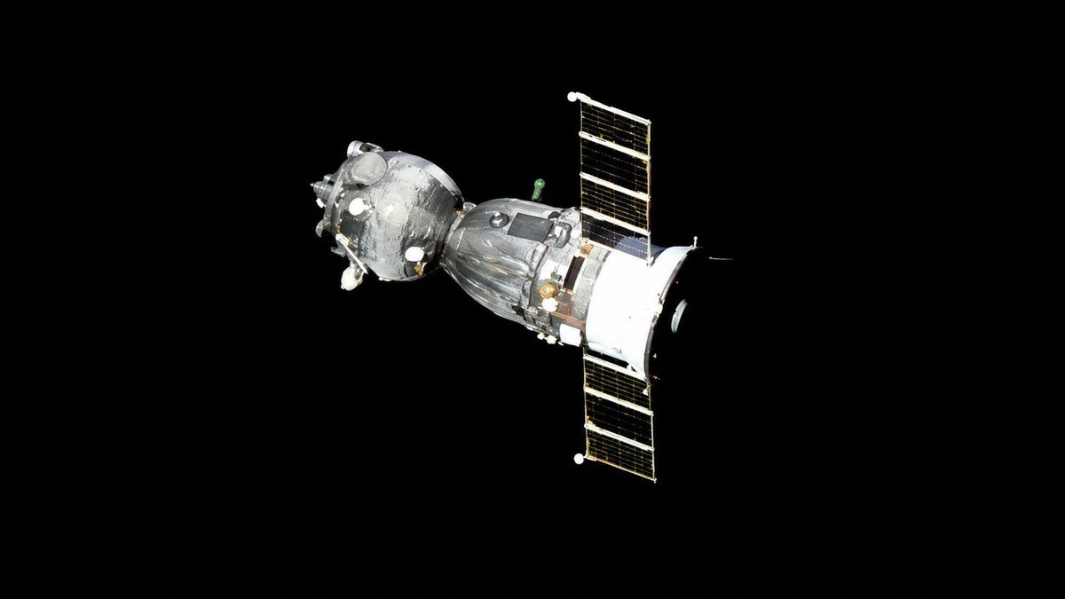 Союз МС-28 с космонавтами и астронавтом NASA приземлился в Жезказгане