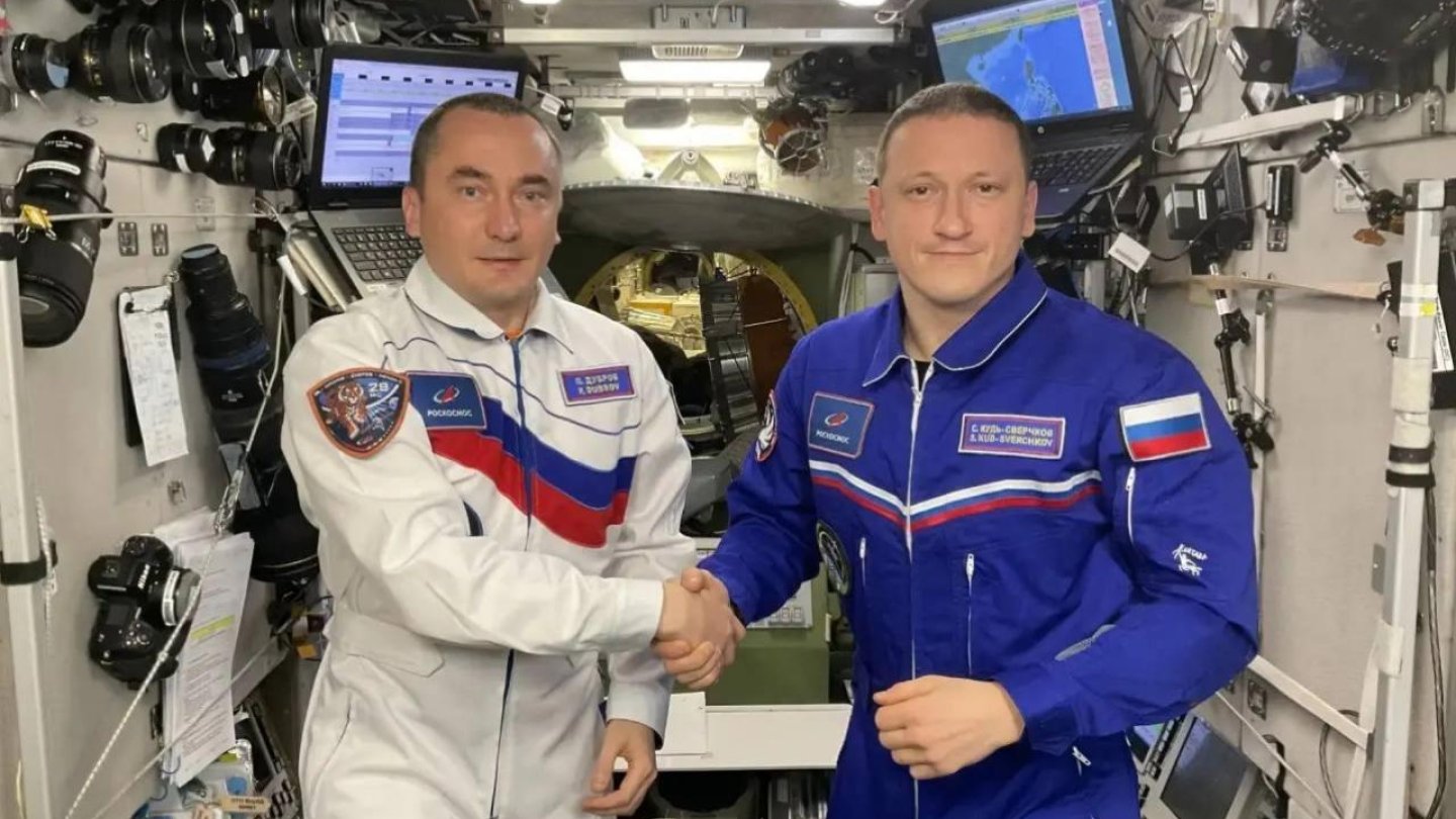 Экипаж «Союз МС-28» вернулся на Землю с посадкой в Казахстане