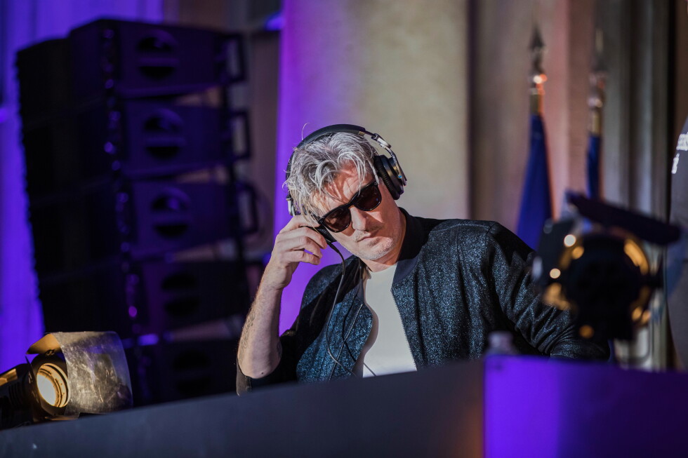 Умер французский композитор Kavinsky, автор хита 'Nightcall' из 'Драйва'