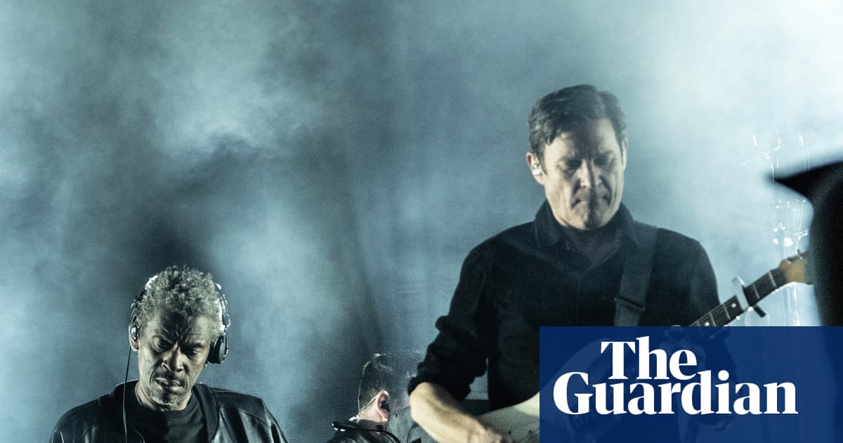 Massive Attack запретили въезд в Сингапур из-за палестинского флага