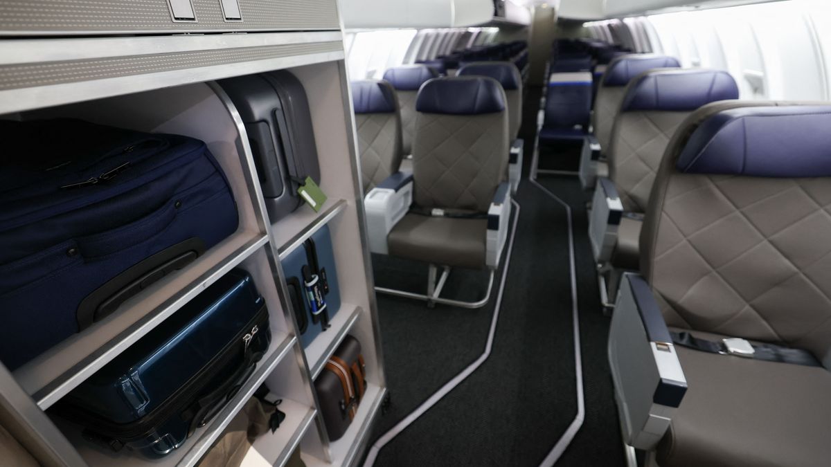 Air Astana ответила на жалобы пассажиров бизнес-класса из-за замены бортов