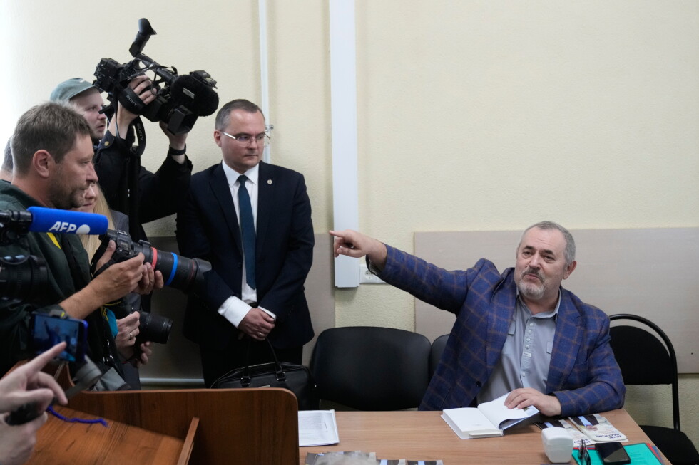 Критик Путина Борис Надеждин покинул Россию, заявив, что он жив и свободен