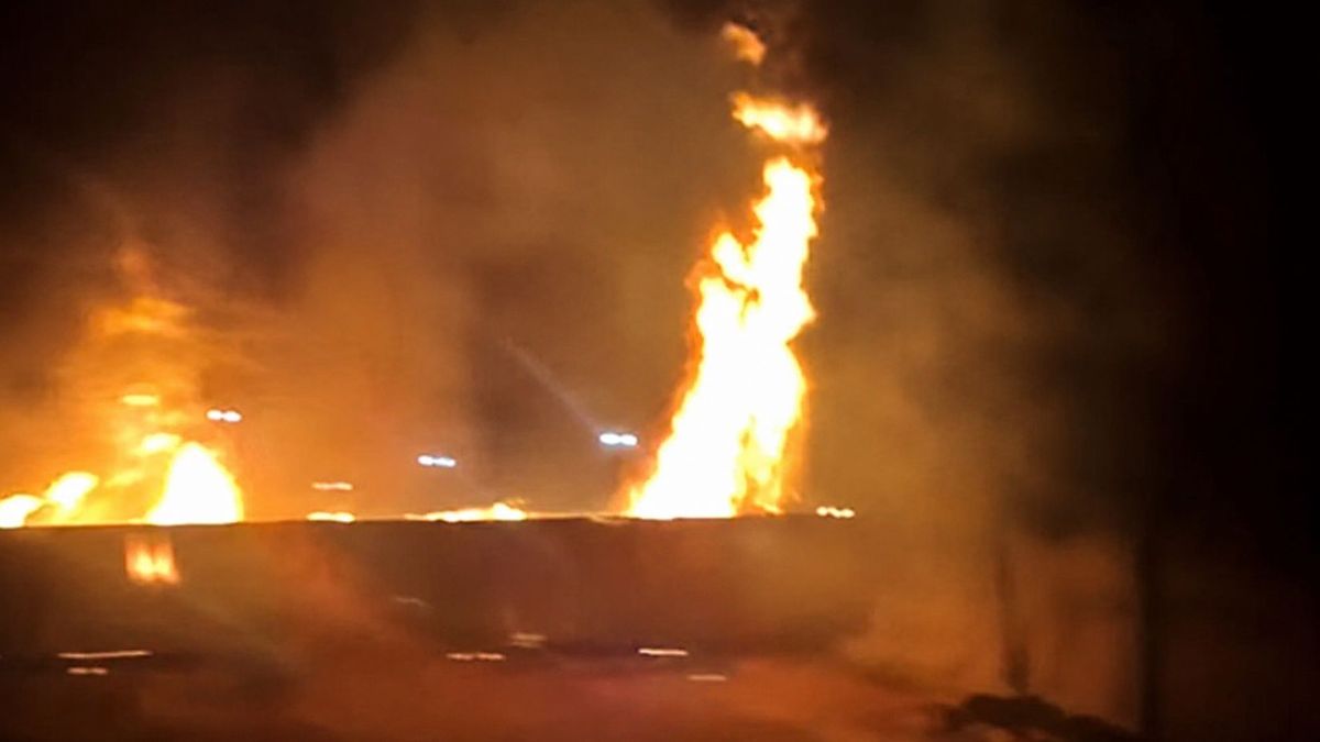 В Атырау полицейский спас жителей от пожара, вовремя заметив возгорание