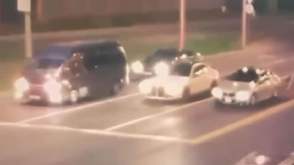 В Астане арестовали водителей BMW за шумные ночные гонки