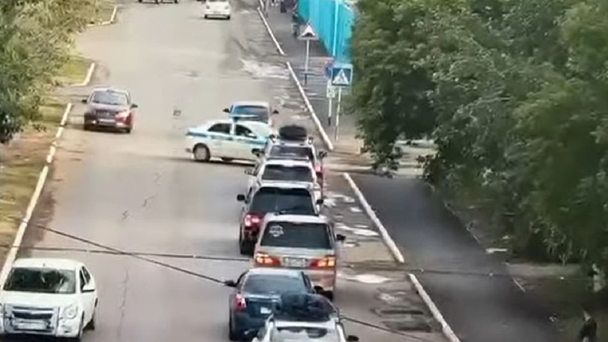 В Костанайской области полиция остановила автоколонну с флагом рыбаков