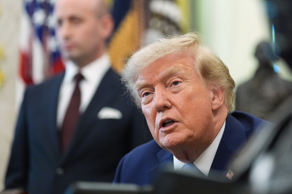 Трамп подписал указы об ограничении гражданства по праву рождения и «родильном туризме»