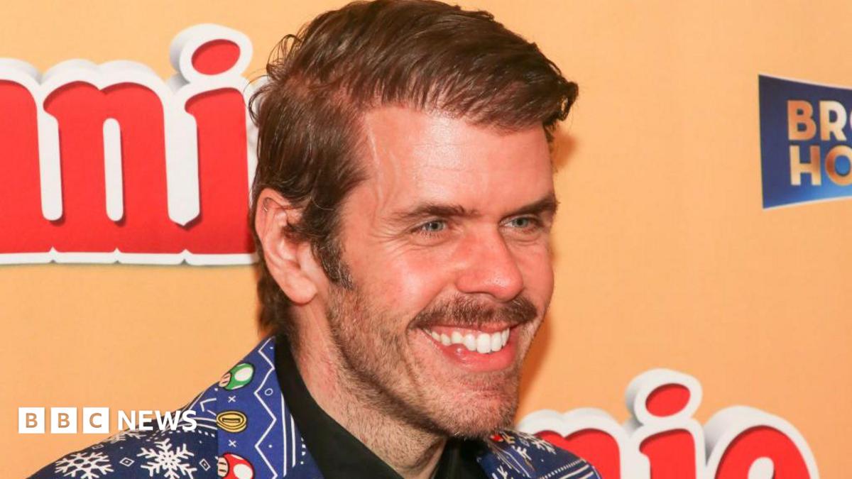 Perez Hilton госпитализирован после трансляции самоповреждения