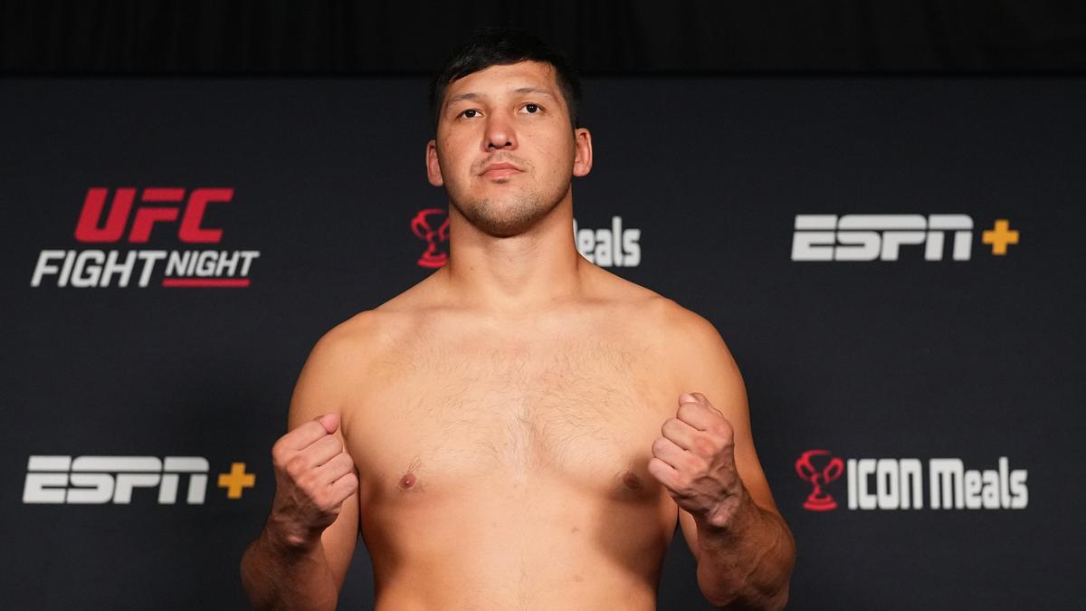 Казахстанский боец Дияр Нургожай получил специальный бонус UFC за нокаут