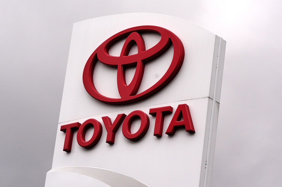 Toyota отзывает 655 000 Camry по всему миру из-за ошибки дисплея