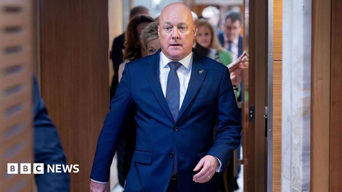 Премьер Новой Зеландии пережил второй вотум недоверия перед выборами