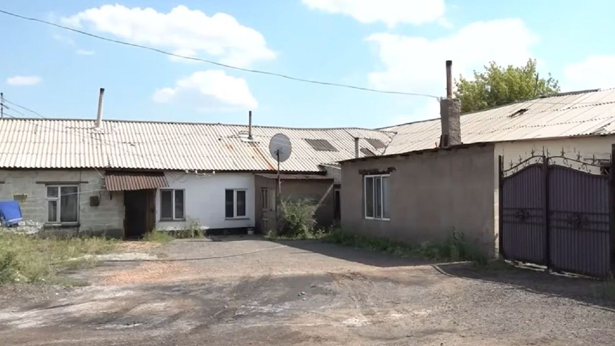 Спор о квадратных метрах: жители аварийного дома в Астане не могут получить новое жилье
