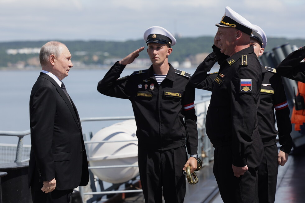 Путин пригрозил ответом на захват западными странами российских судов, назвав это пиратством