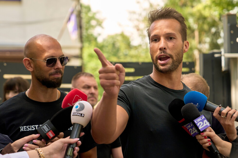 Суд в Майами решает вопрос о залоге для братьев Тейт по делу об экстрадиции в Великобританию