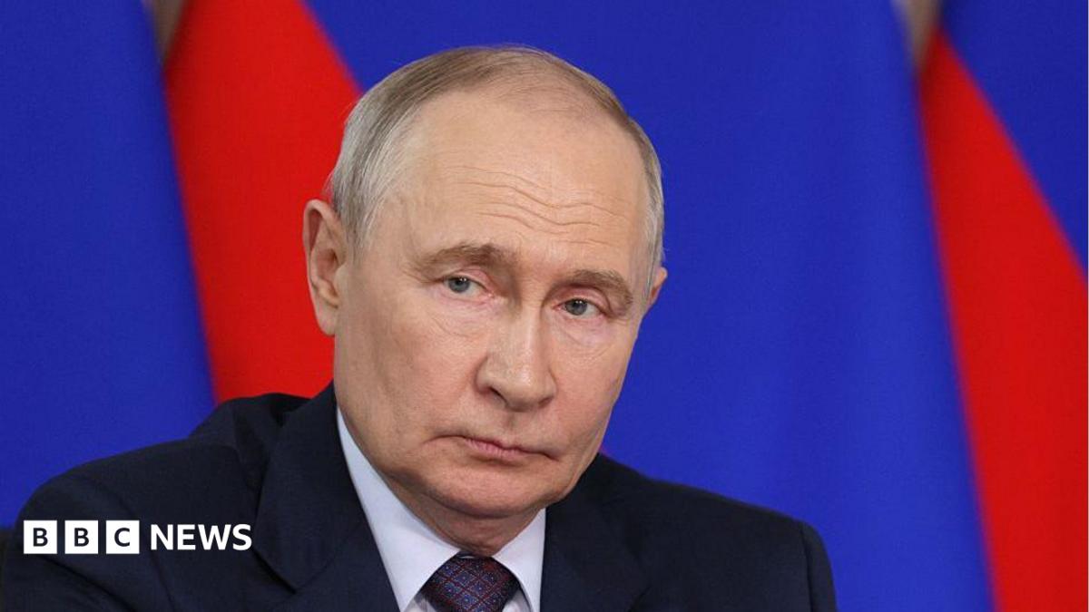 Япония протестует против визита Путина на спорные Курильские острова