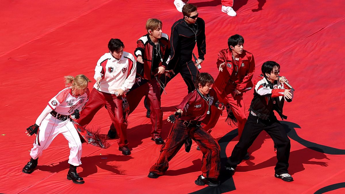 Участник BTS Ви рассказал о проблемах со слухом и поддержке коллег