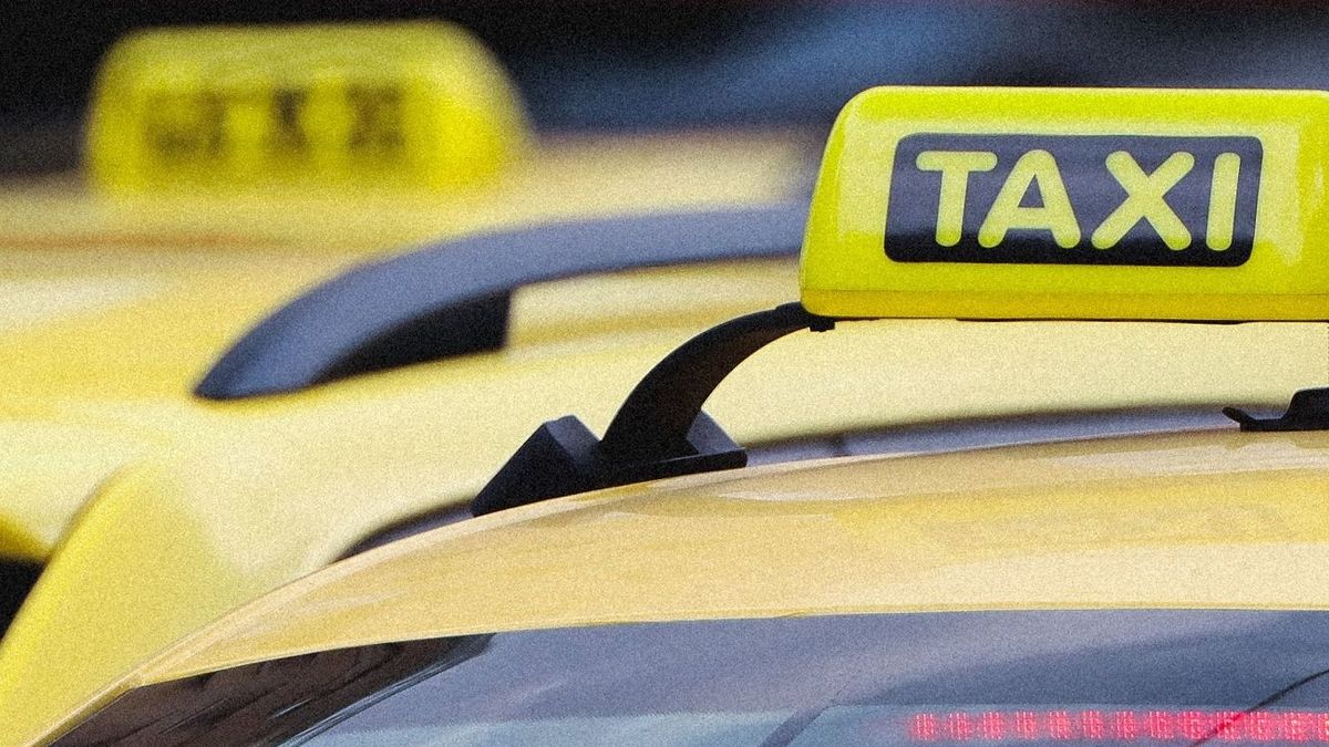 Казахстанцы стали чаще ездить на автобусах и такси