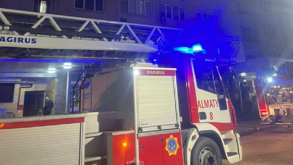 Астанчан просят правильно парковаться и не ставить ограждения во дворах