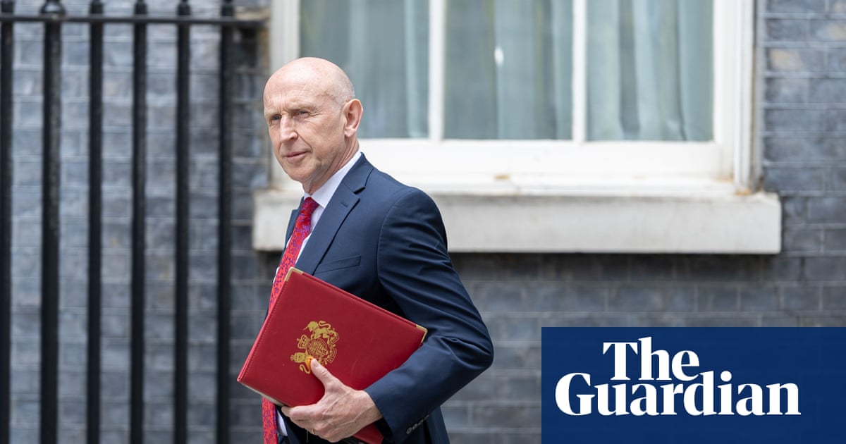 Великобритания зафиксировала неожиданный дефицит бюджета в £1,8 млрд
