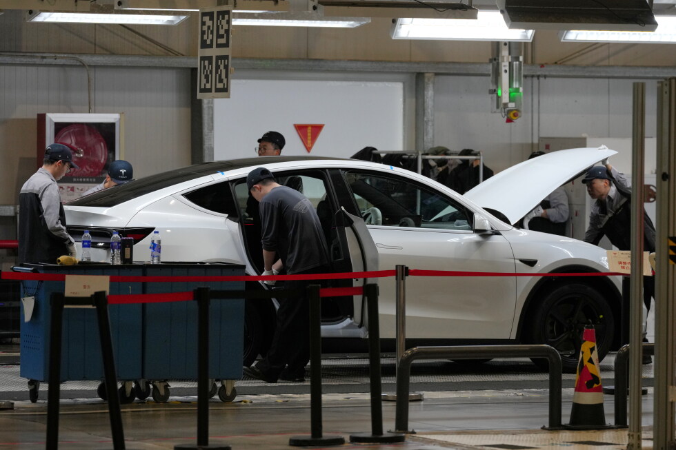 Tesla и китайские автопроизводители отзывают более 4 млн автомобилей из-за проблем с дверными ручками