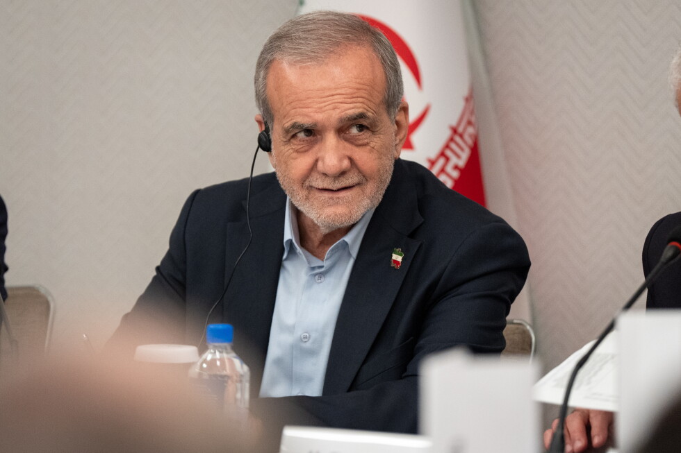 Иран заявляет, что мир признал его победу над США