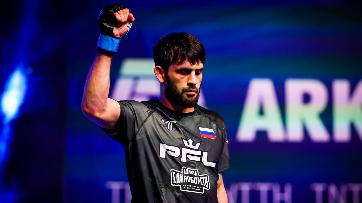 Боец команды Нурмагомедова нокаутировал соперника в первом раунде на PFL