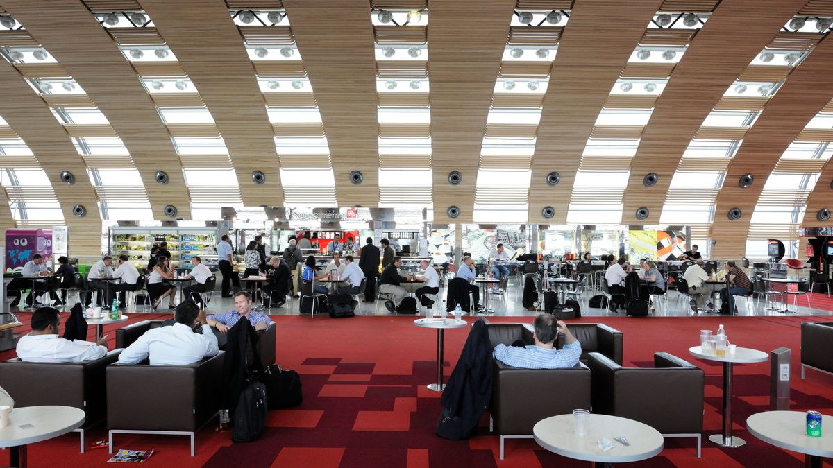 Air France опровергла слухи о «секс-сауне» в аэропорту Парижа
