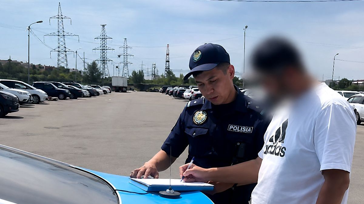 В Алматы водитель, лишенный прав за пьянство, снова сел за руль и нарушил ПДД