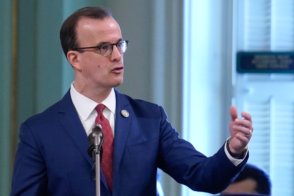 Сенат Калифорнии одобрил штрафы для блогеров за скрытую политическую рекламу