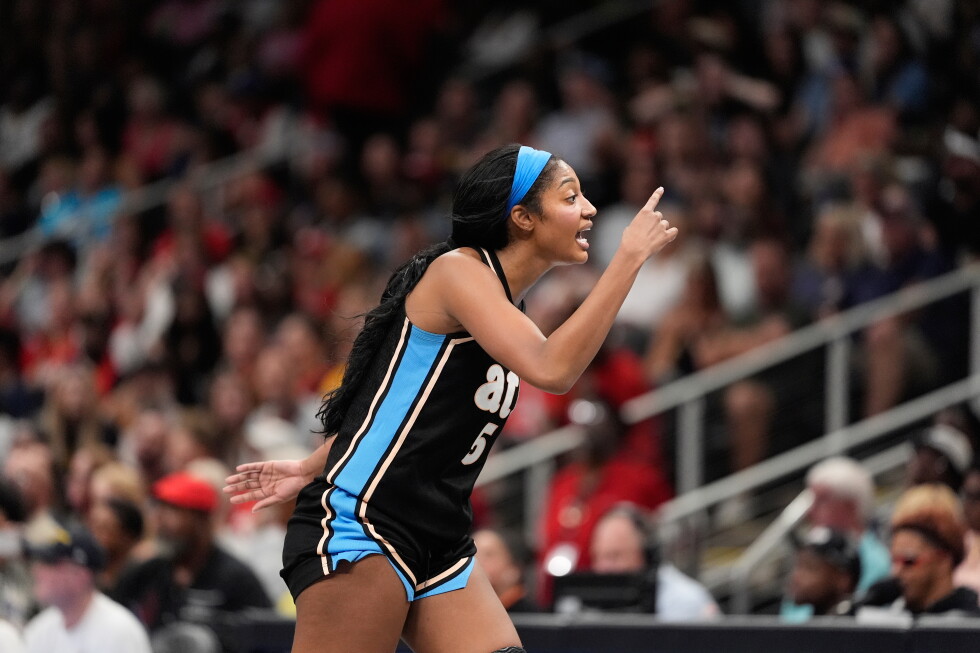 Риз побила рекорды WNBA по подборам, «Дрим» обыграли «Спаркс»