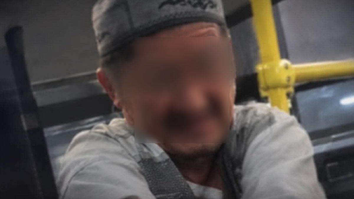 Алматинка заявила о нападении в автобусе: мужчина применил удушающий захват