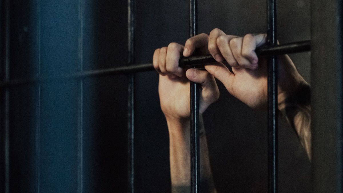 Пять заключенных предстанут перед судом за убийство в колонии Атырау