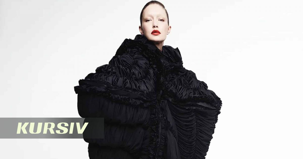Джиджи Хадид украсила обложку Vogue France в образе Saint Laurent