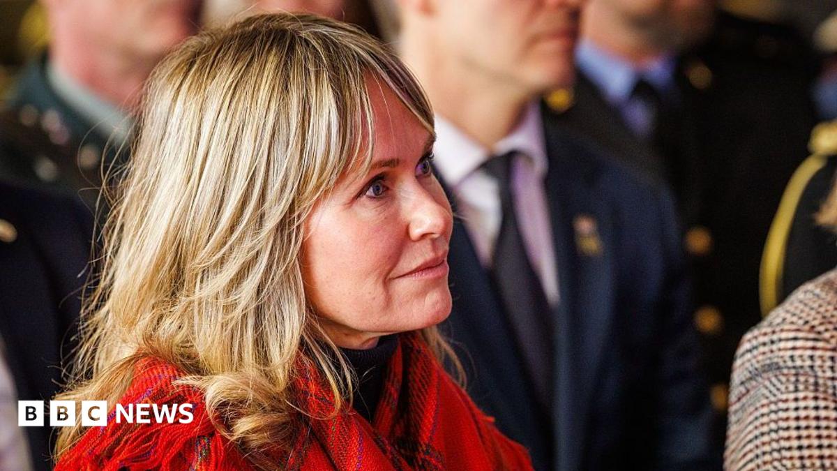 Осло мэрі король Харальд V қайтыс болған соң үйлену тойын кейінге шегерді