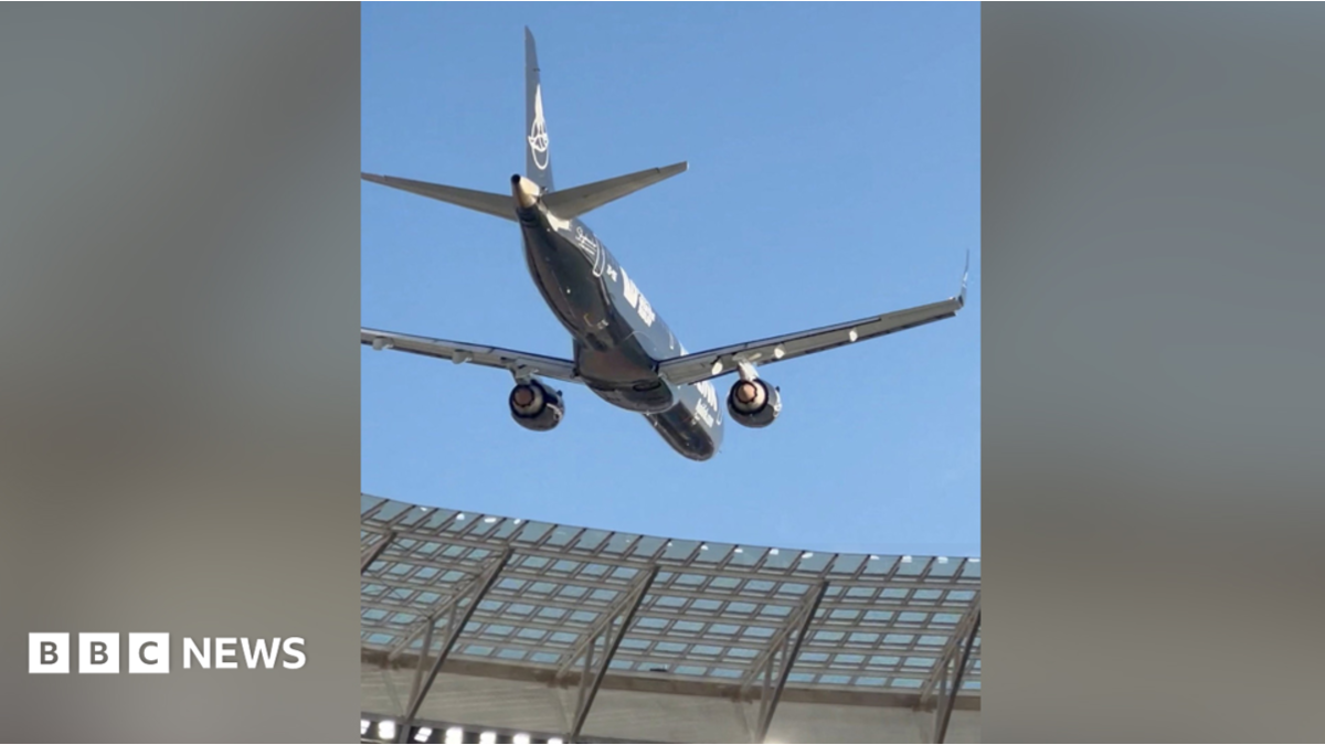 Airlink стадион үстінен төмен ұшуын қорғады