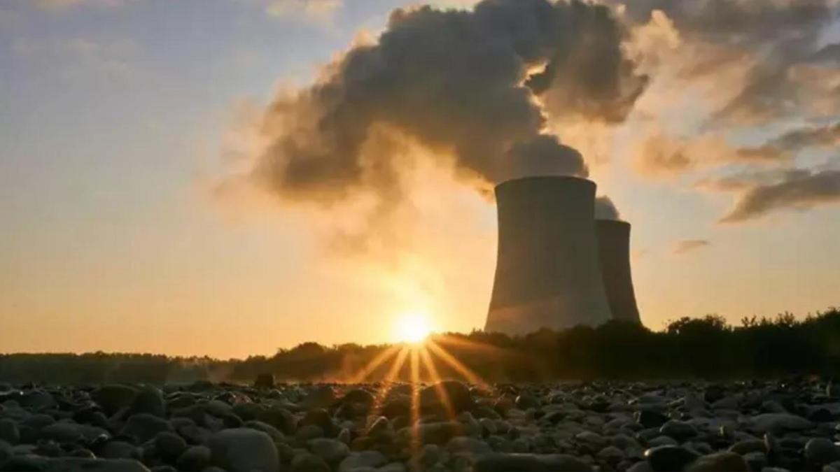Қазақстан алғашқы АЭС салуға келісімшартқа қол қойды