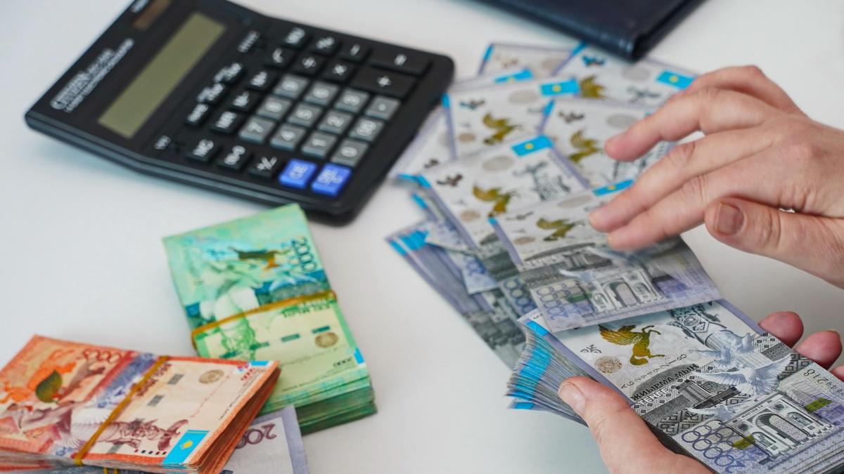 Қазақстанда кім көп табыс табады: мұнайшылар мен темекі өндірушілер көш бастап тұрған жоқ