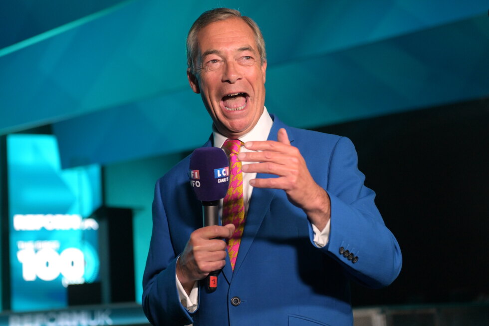 Nigel Farage Reform UK қызметкерлерін қаржы ережелерін бұзғаны үшін қызметінен уақытша босатты