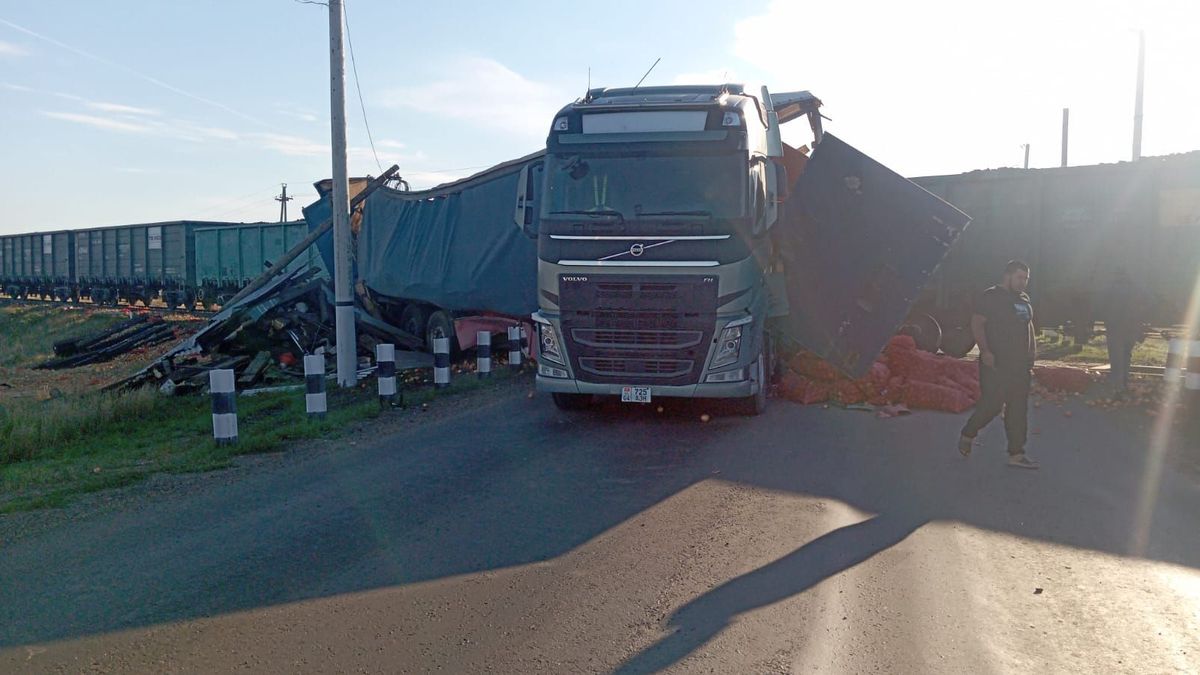 Жолды пияз басып қалды: Ақмола облысындағы локомотивпен болған ЖКО